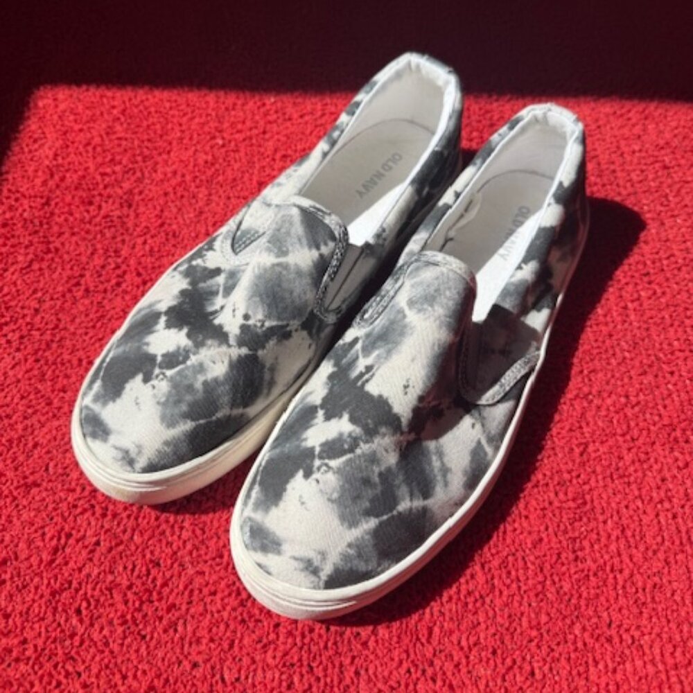 Old Navy Black Tie Dye Sneakers - Womens size 7
